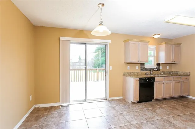 $1,985 | 209 Northeast 113 Street, Kansas City, MO 64155