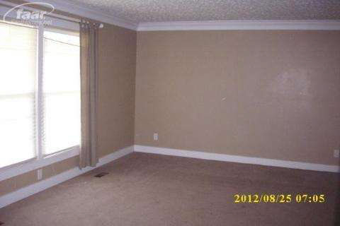 6129 Kings Scepter Road Grand Blanc, MI 48439 - Photo 3 of 10 20238171-2.JPG