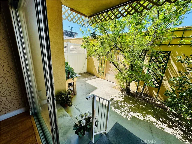 $519,000 | 6225 Coldwater Canyon Avenue, Unit 117, North Hollywood, CA 91606