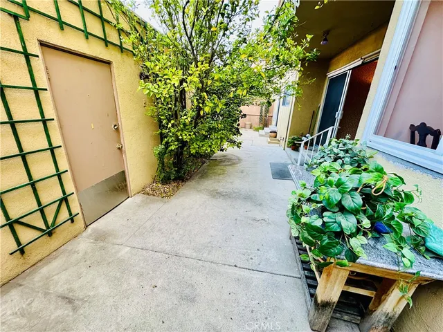 $519,000 | 6225 Coldwater Canyon Avenue, Unit 117, North Hollywood, CA 91606