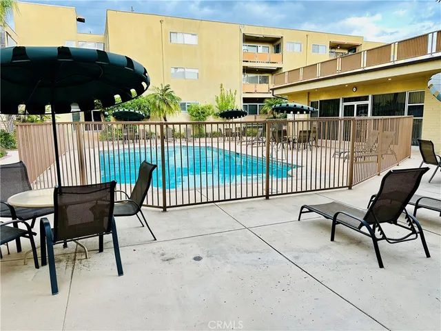 $519,000 | 6225 Coldwater Canyon Avenue, Unit 117, North Hollywood, CA 91606