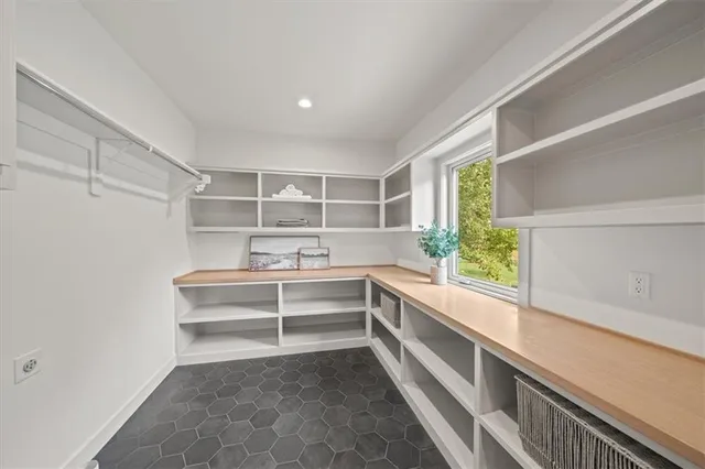 $1,550,000 | 9517 Linden Street, Overland Park, KS 66207