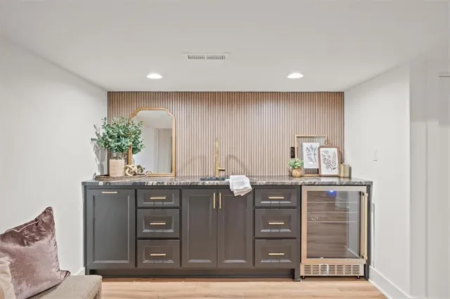 $1,550,000 | 9517 Linden Street, Overland Park, KS 66207