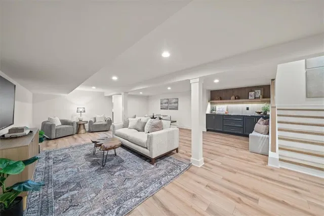 $1,550,000 | 9517 Linden Street, Overland Park, KS 66207