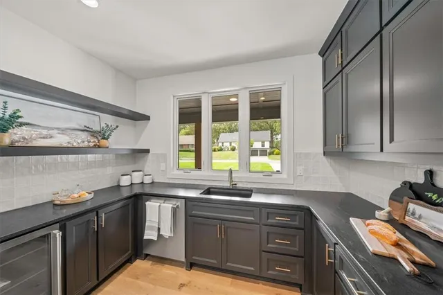 $1,550,000 | 9517 Linden Street, Overland Park, KS 66207