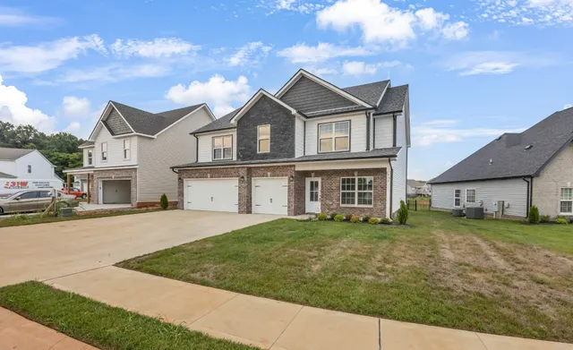 $494,900 | 371 Kingland Lane, Clarksville, TN 37043