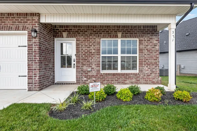 $494,900 | 371 Kingland Lane, Clarksville, TN 37043
