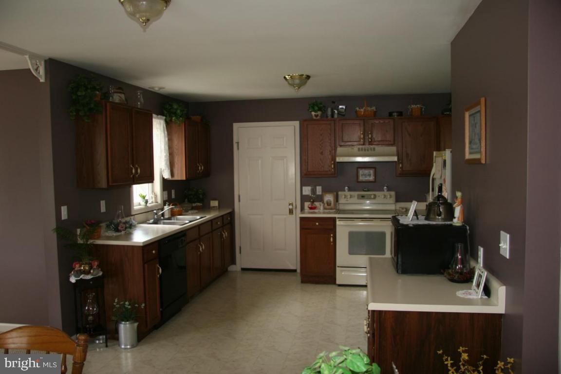 120 Pelham Rd T602 Reinholds, PA 17569 - Photo 4 of 13 Gallery Image 4