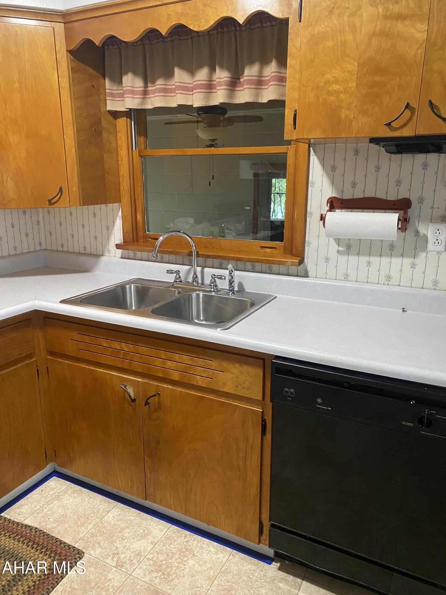 4967 Main Road Bedford, PA 15522 - Photo 6 of 16