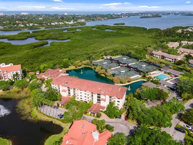 $575,000 | 5400 Eagles Point Circle, Unit 405, Sarasota, FL 34231