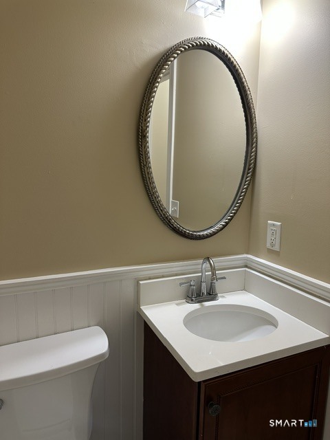 128 Center Road Easton, CT 06612 - Photo 17 of 39 Downstairs half bath