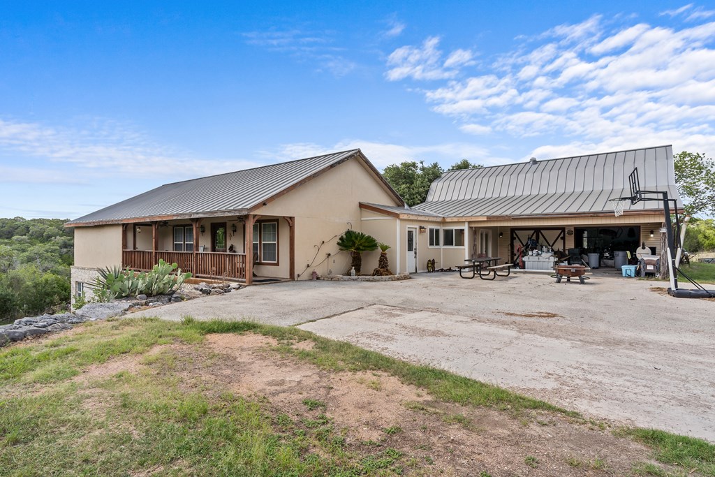 320 Spicer Loop Kerrville, TX 78028 - Photo 31 of 48