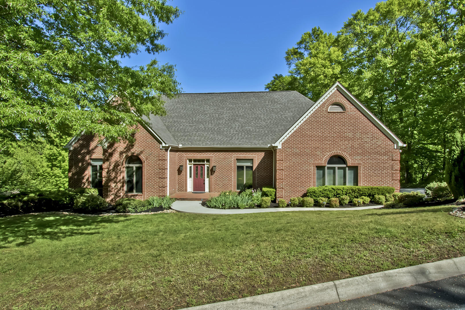 141 Baypath Drive Oak Ridge, TN 37830 - Photo 1 of 40 01_BaypathDrive_141_Front