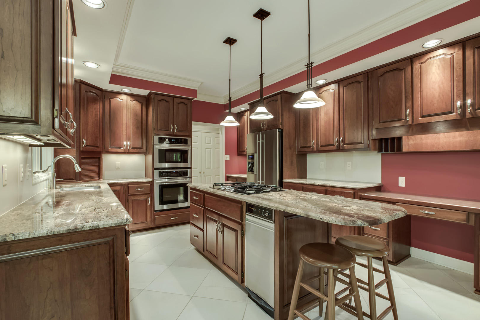 141 Baypath Drive Oak Ridge, TN 37830 - Photo 11 of 40 11_BaypathDrive_141_Kitchen01