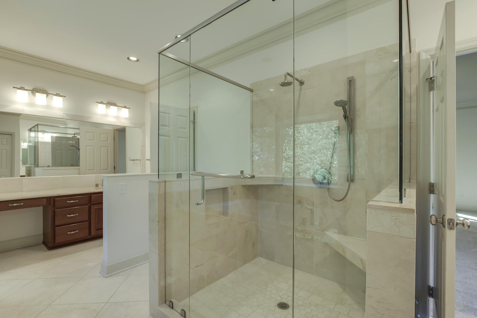141 Baypath Drive Oak Ridge, TN 37830 - Photo 21 of 40 21_BaypathDrive_141_MasterBath02