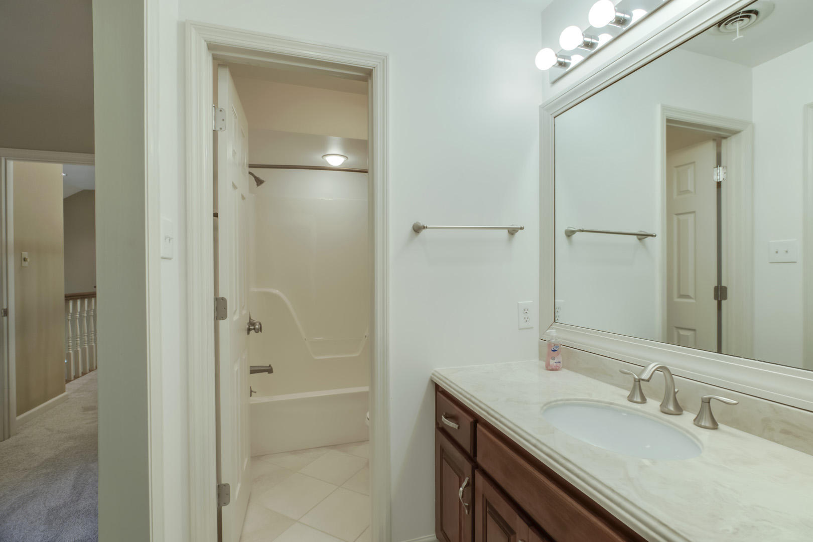 141 Baypath Drive Oak Ridge, TN 37830 - Photo 27 of 40 27_BaypathDrive_141_GuestBath2