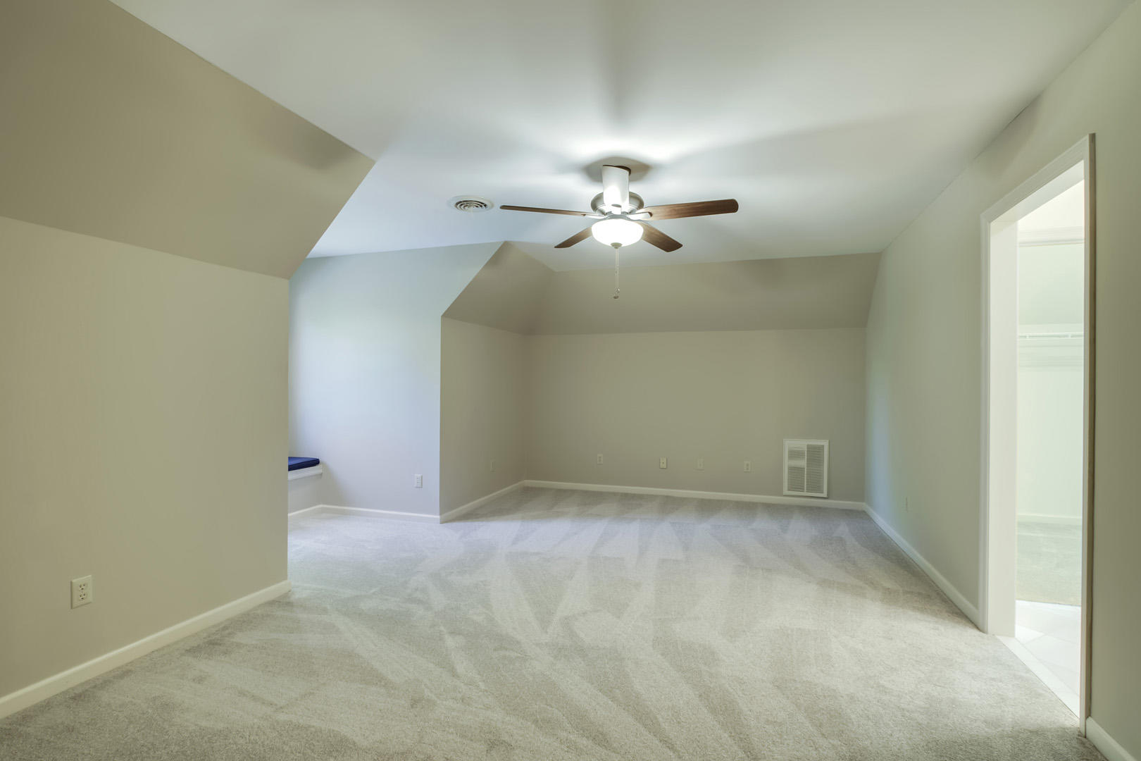 141 Baypath Drive Oak Ridge, TN 37830 - Photo 29 of 40 29_BaypathDrive_141_Bedroom3