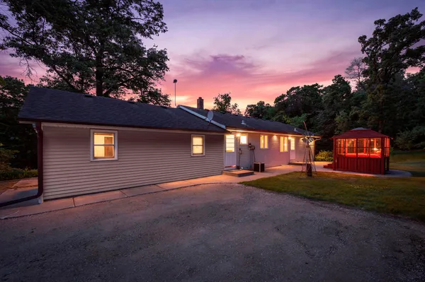 $425,000 | N5168 1180th Street, Prescott, WI 54021