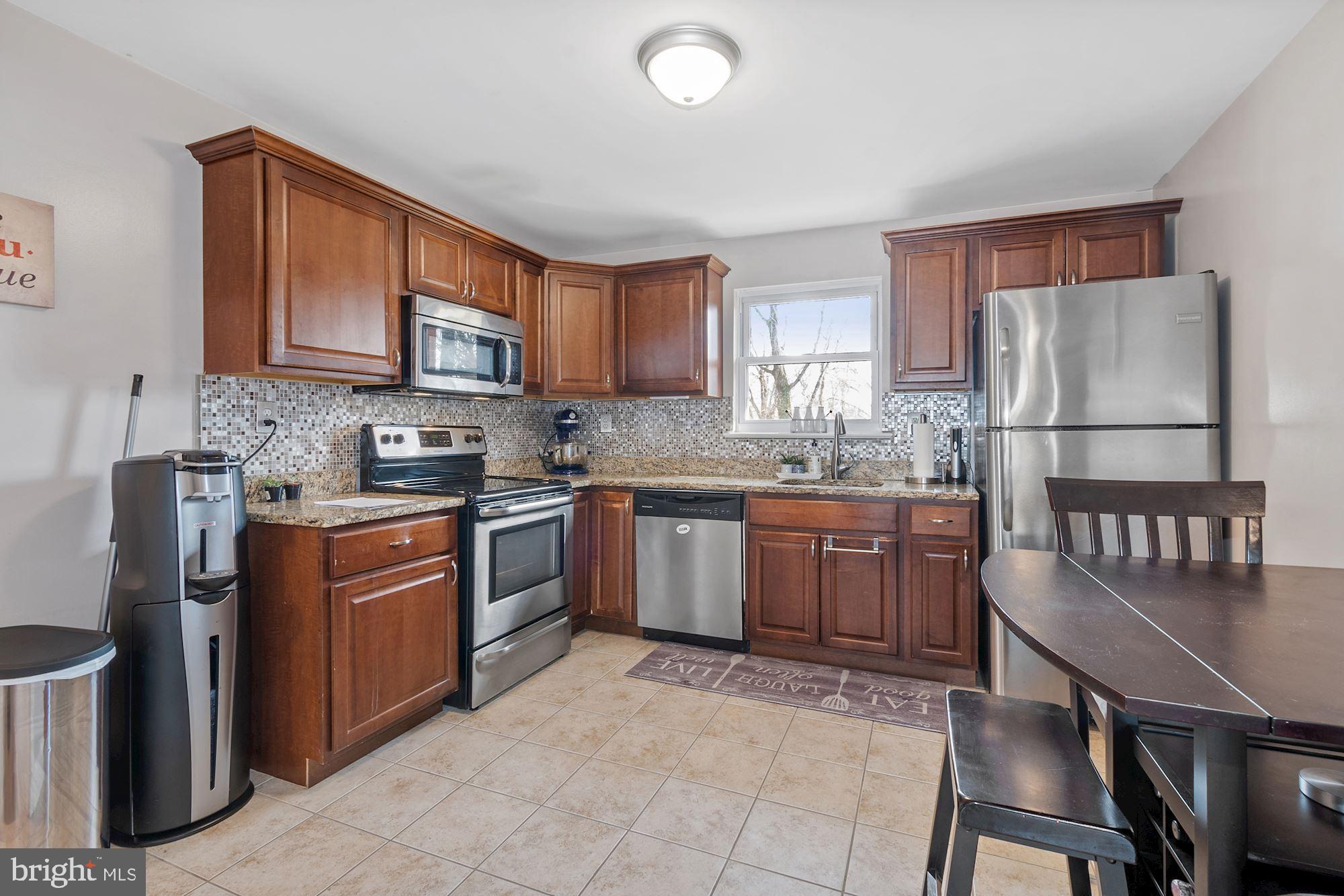 9407 Tuckerman Street Lanham, MD 20706 - Photo 5 of 29 Gallery Image 5