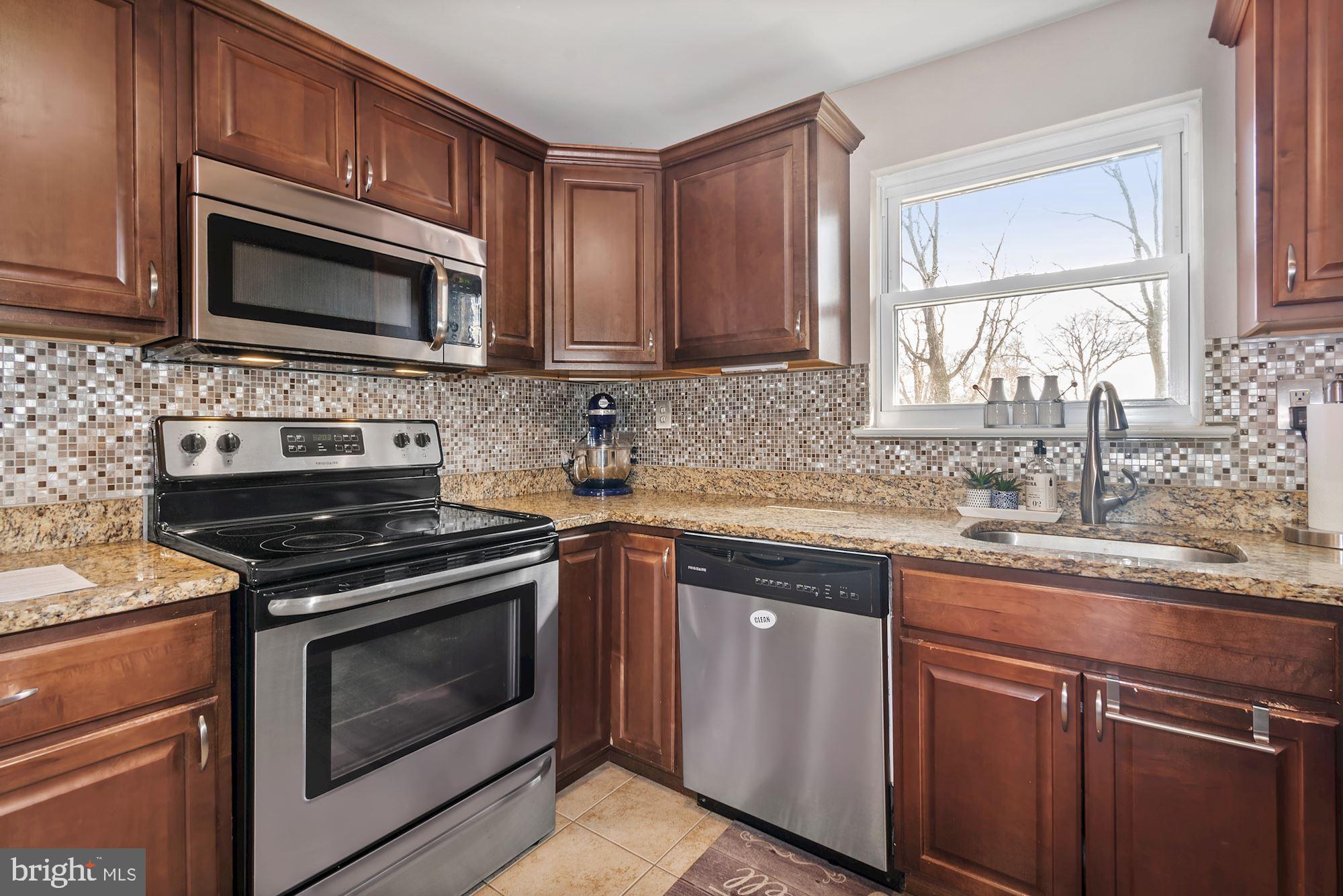 9407 Tuckerman Street Lanham, MD 20706 - Photo 7 of 29 Gallery Image 7