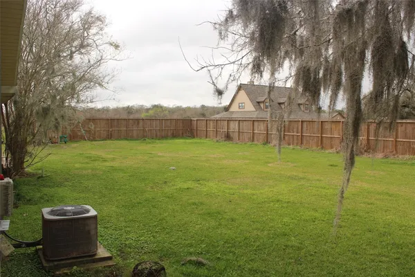$2,200 | 6377 County Road 659, Brazoria, TX 77422