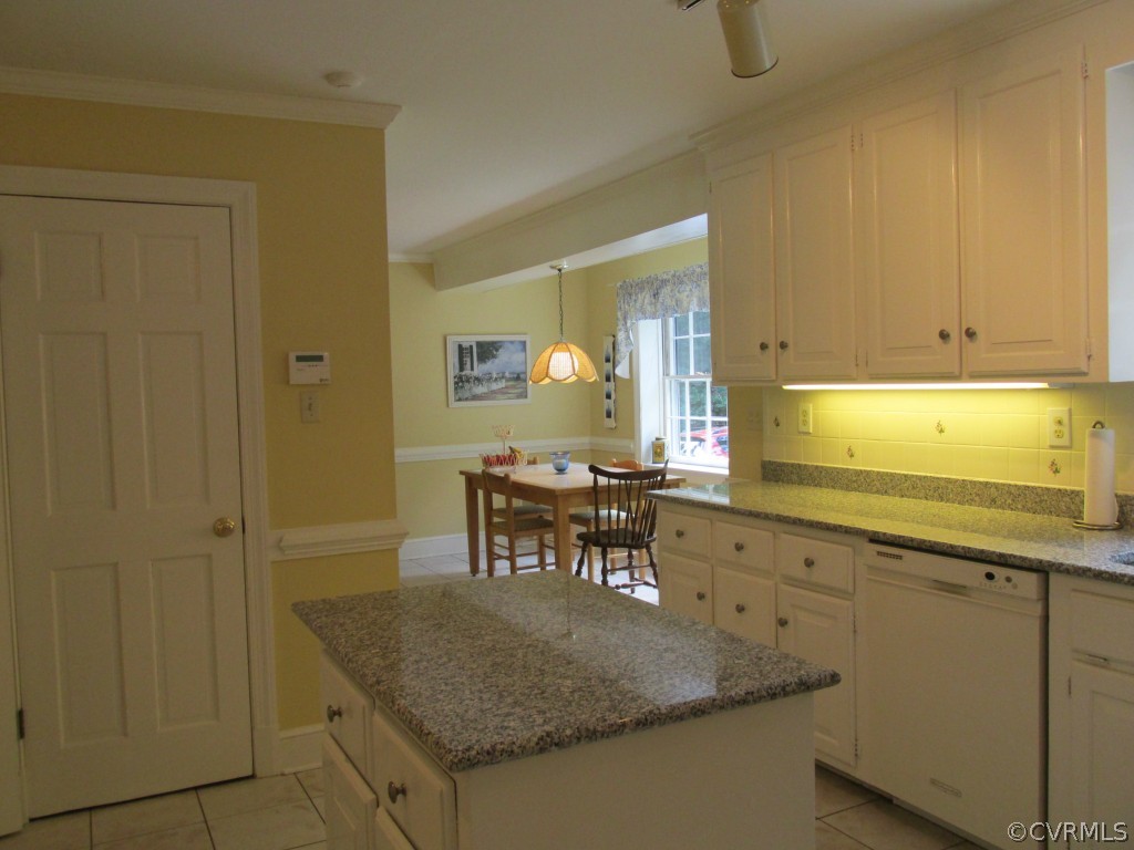 2230 Corner Rock Road Midlothian, VA 23113 - Photo 8 of 24 a kitchen with sink and cabinets
