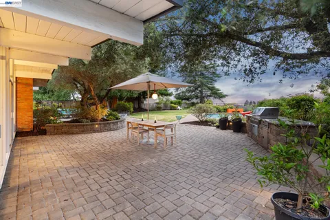 $1,795,000 | 5842 Highwood Road, Castro Valley, CA 94552