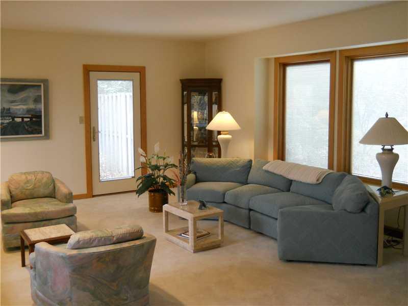 216 Timber Ridge Road Pittsburgh, PA 15238 - Photo 2 of 20 Living Room.