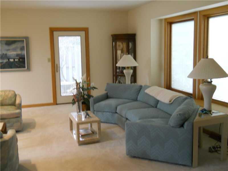 216 Timber Ridge Road Pittsburgh, PA 15238 - Photo 3 of 20 Living Room.