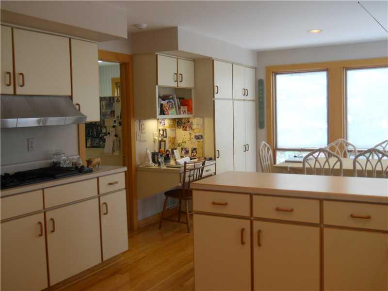 216 Timber Ridge Road Pittsburgh, PA 15238 - Photo 7 of 20 Kitchen.