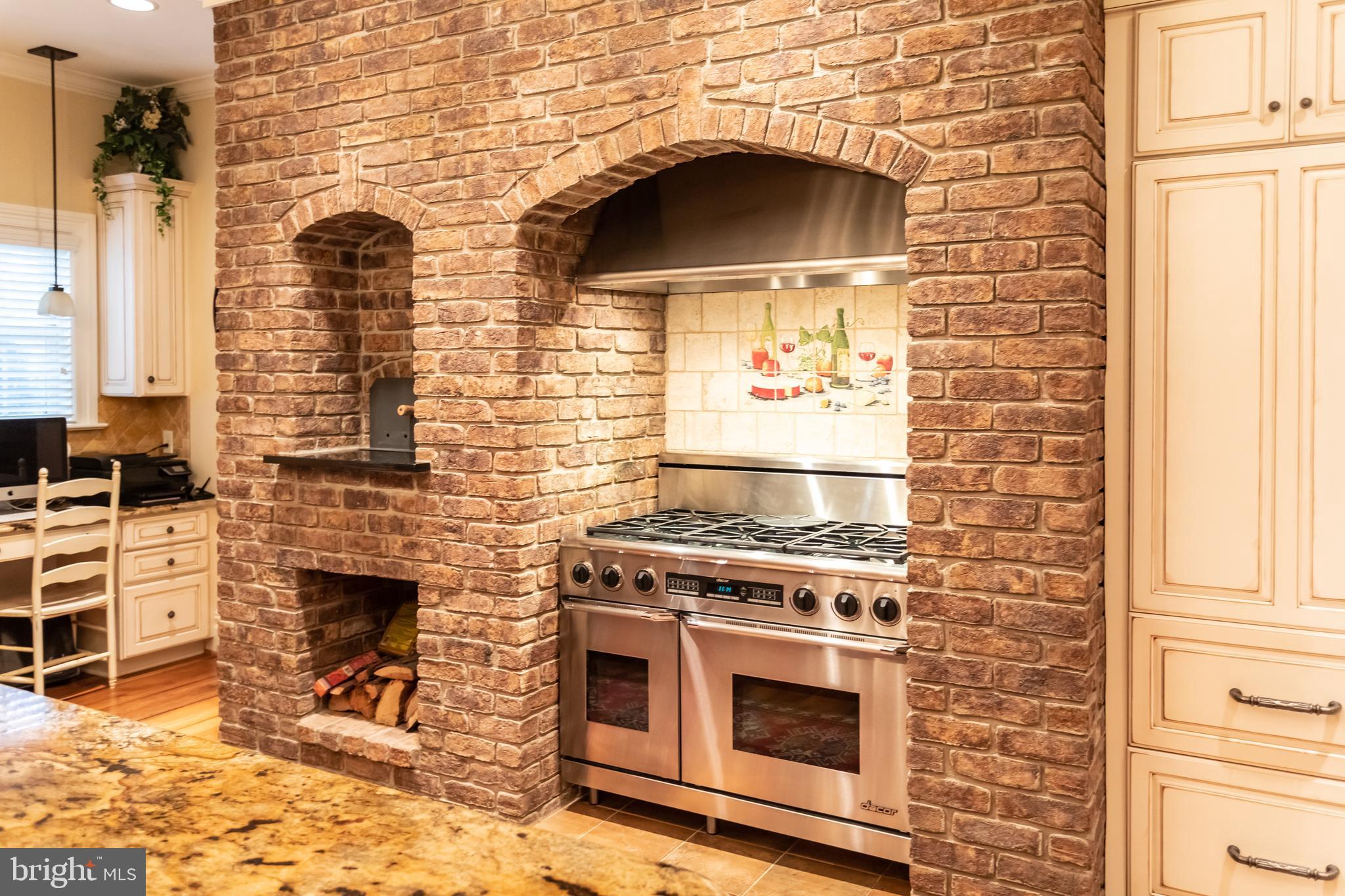 904 Wootton Road Bryn Mawr, PA 19010 - Photo 9 of 38 Commercial grade range & pizza oven