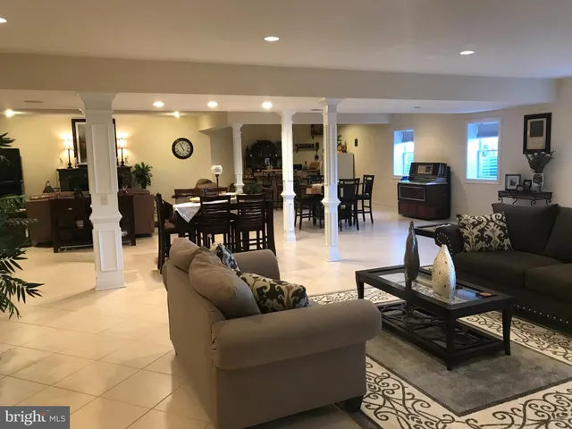 $2,800 | 2964 Wilson Avenue, Oakton, VA 22124