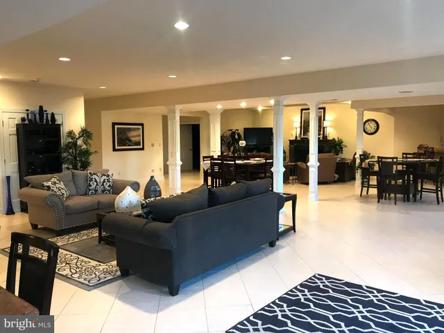 $2,800 | 2964 Wilson Avenue, Oakton, VA 22124