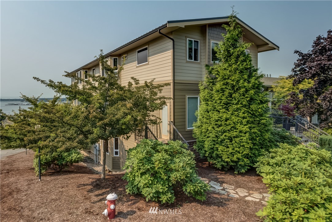 601 North State Street, Unit 101 Bellingham, WA 98225 - Photo 1 of 18