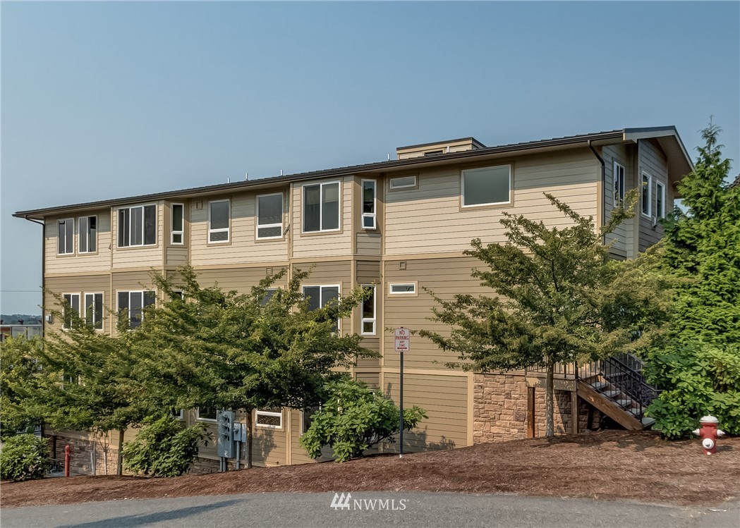 601 North State Street, Unit 101 Bellingham, WA 98225 - Photo 2 of 18