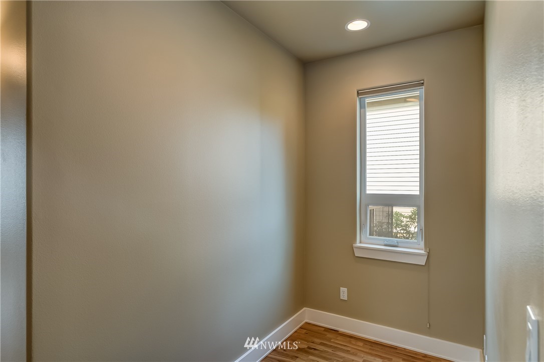 601 North State Street, Unit 101 Bellingham, WA 98225 - Photo 13 of 18