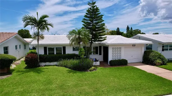 $1,999 | 9743 37th Street North, Unit 1, Pinellas Park, FL 33782