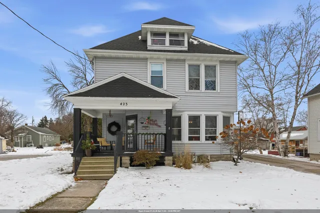 $374,900 | 423 East Doty Avenue, Neenah, WI 54956
