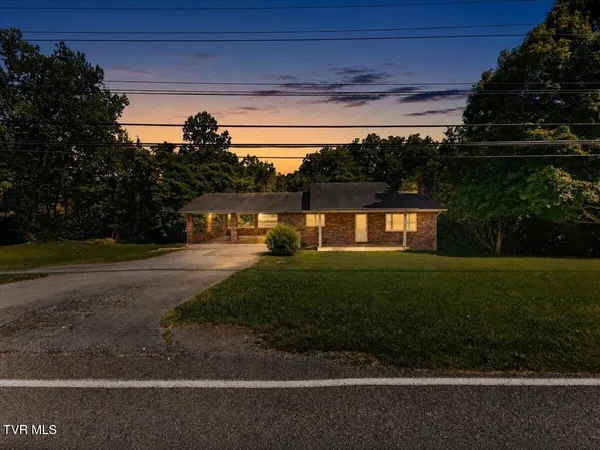$269,000 | 229 Blountville Bypass, Blountville, TN 37617