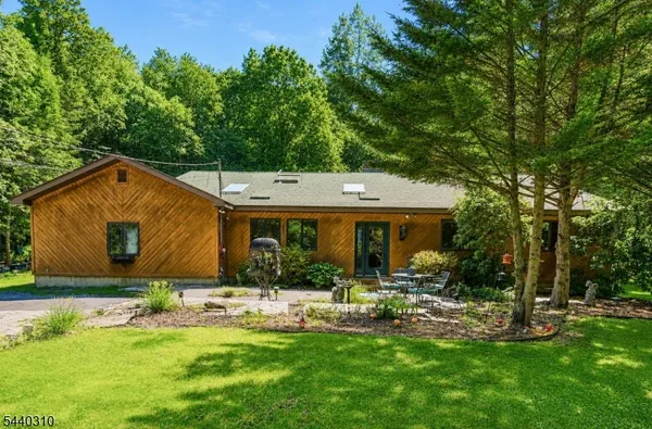 $469,000 | 15 Lower North Shore Road, Branchville, NJ 07826