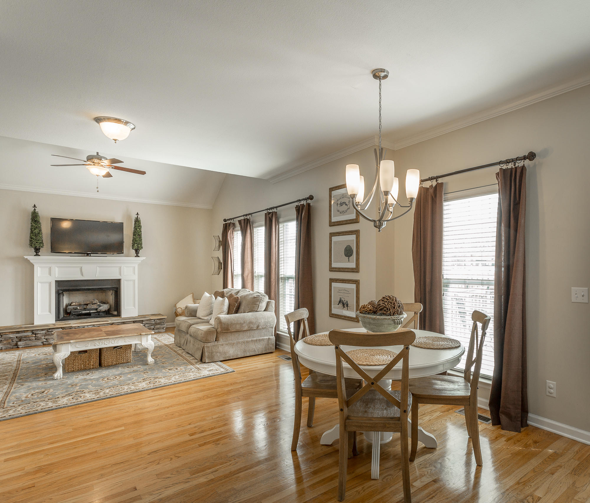 8584 Pershing Road Chattanooga, TN 37421 - Photo 14 of 48 Gorgeous hardwood