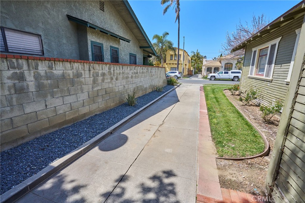 314 Coronado Avenue, Unit A Long Beach, CA 90814 - Photo 12 of 17 driveway to the back building