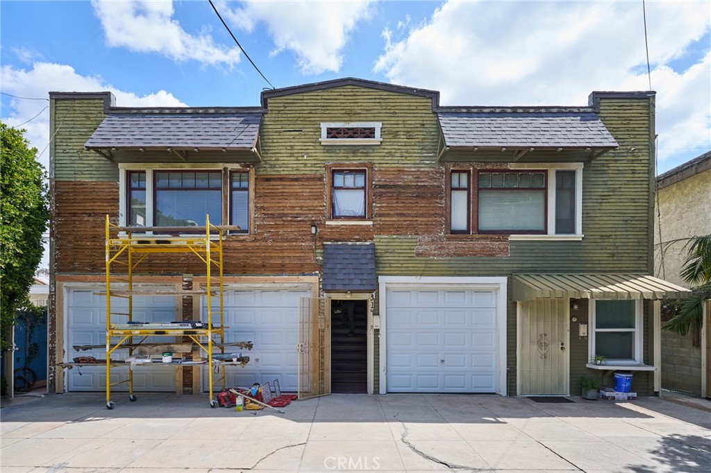 314 Coronado Avenue, Unit A Long Beach, CA 90814 - Photo 15 of 17 Entire Building getting freshly painted
