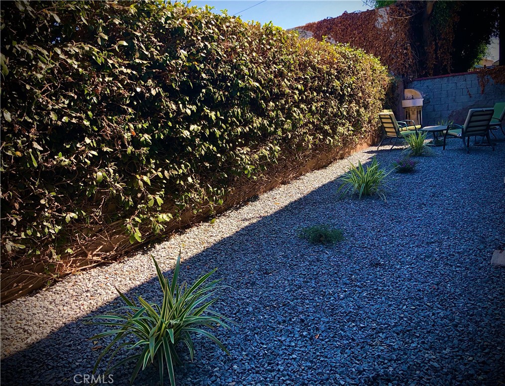 314 Coronado Avenue, Unit A Long Beach, CA 90814 - Photo 16 of 17 backyard