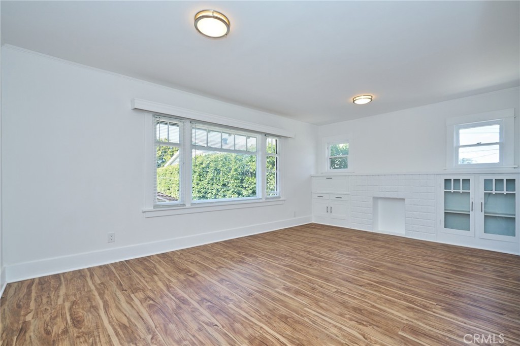 314 Coronado Avenue, Unit A Long Beach, CA 90814 - Photo 2 of 17 Living room