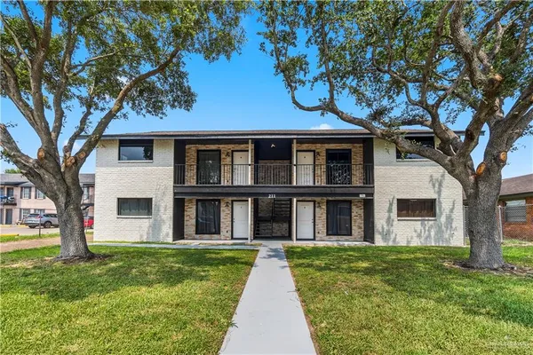 $950 | 211 Gastel Circle, Unit 3, Edinburg, TX 78539