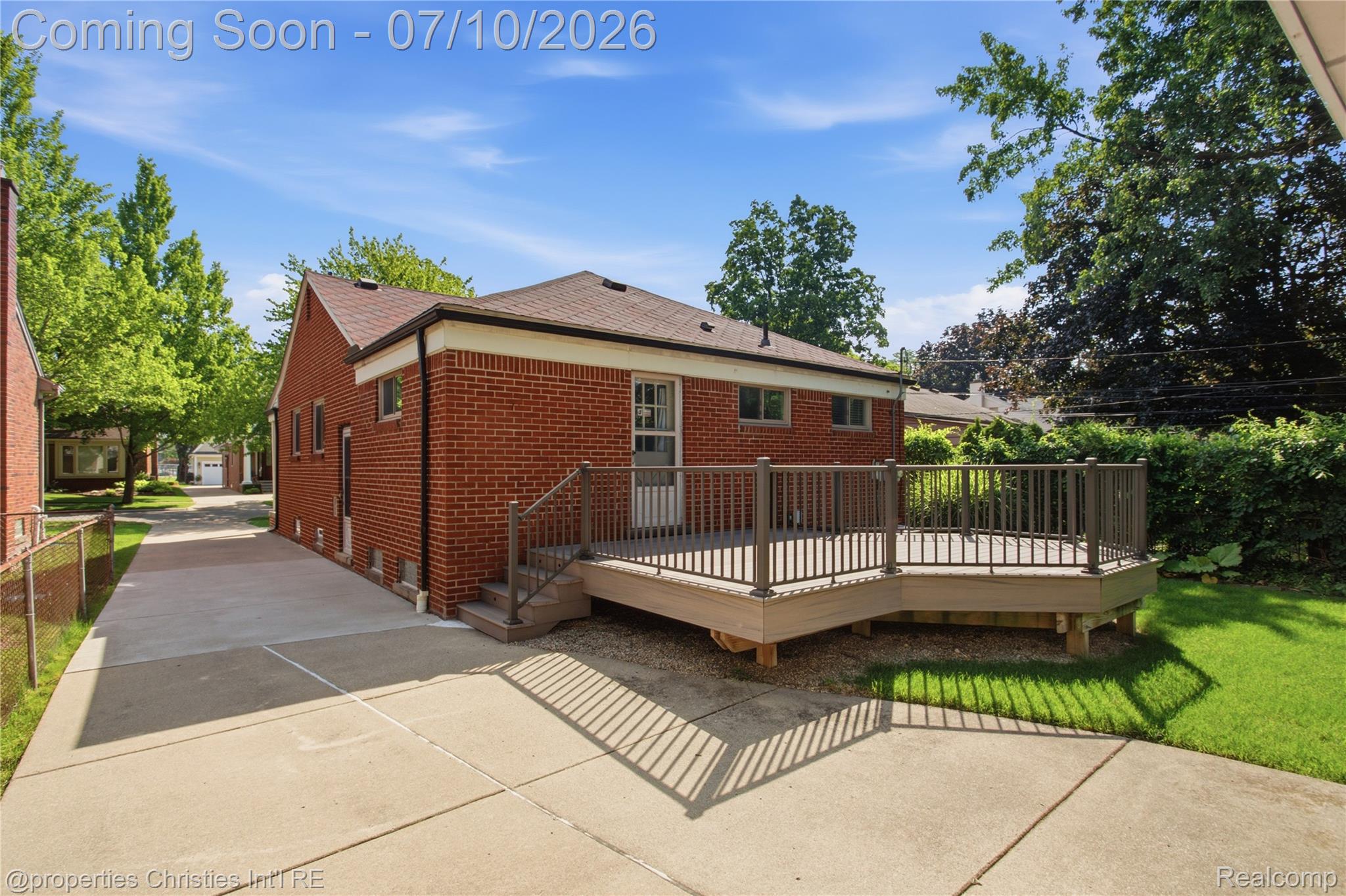 1532 Cheltenham Road Birmingham, MI 48009 - Photo 4 of 24 4 IMG_3536.JPG