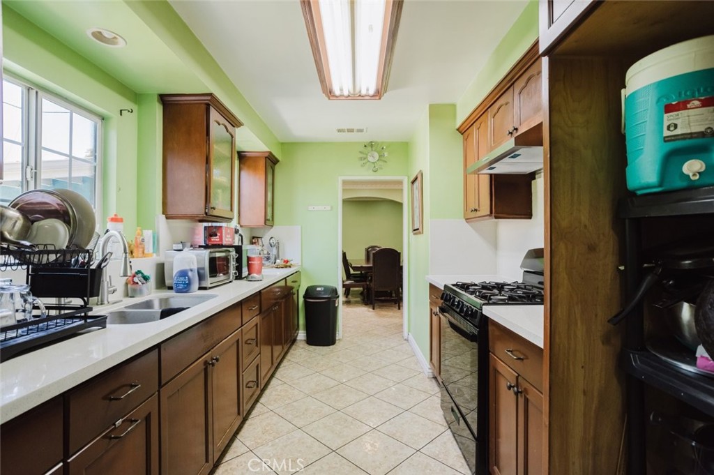 11338 Dronfield Avenue Pacoima, CA 91331 - Photo 17 of 46
