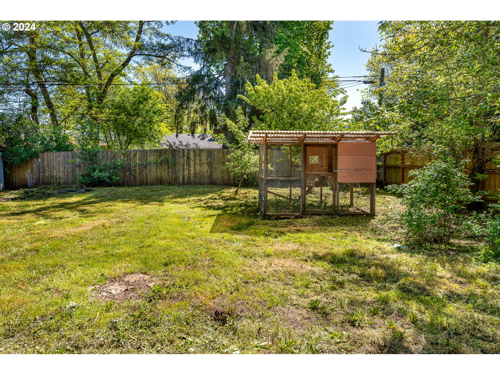 2915 Mill Street Eugene, OR 97405 - Photo 28 of 37 a view of a swimming pool with a patio