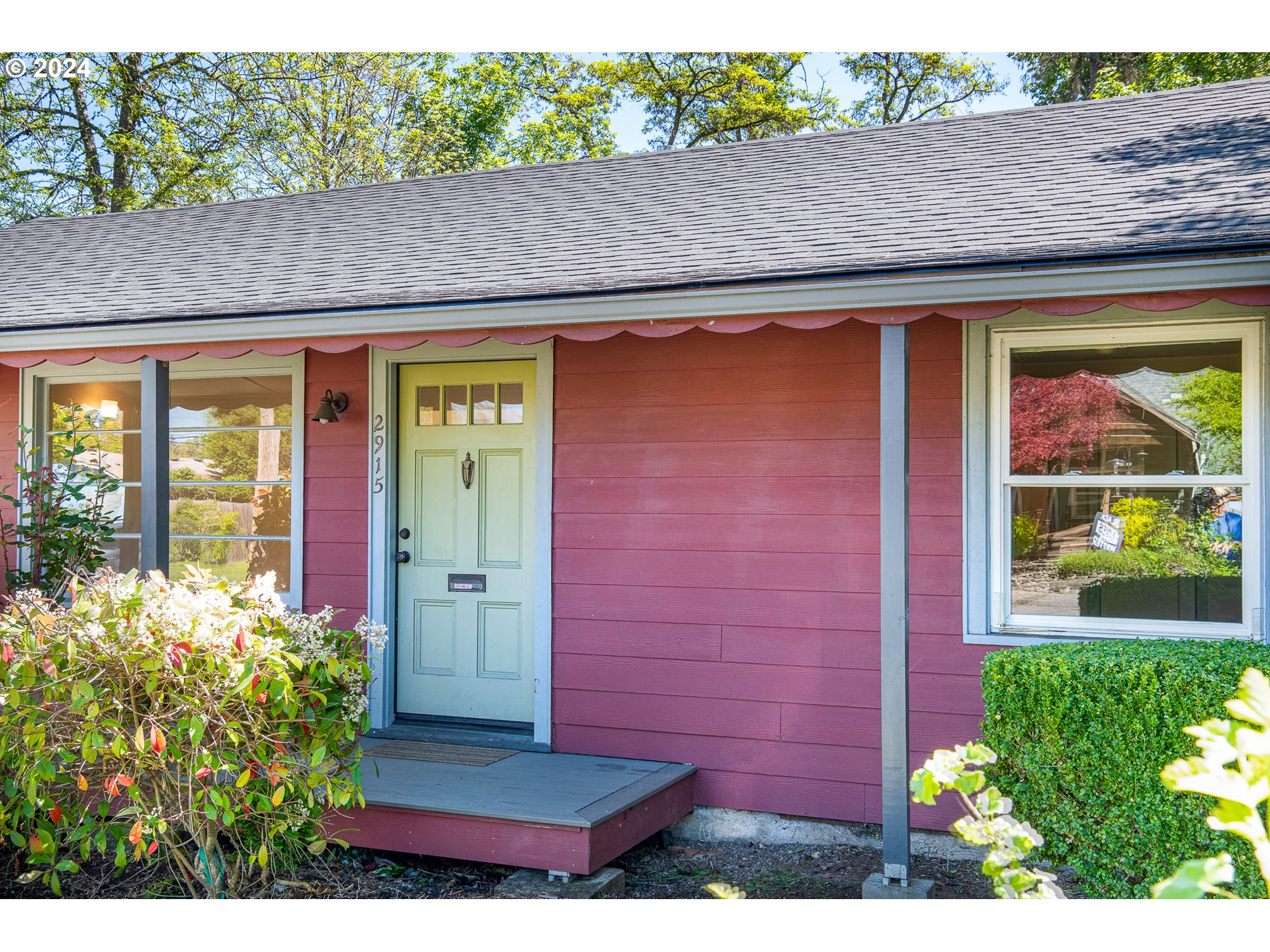 2915 Mill Street Eugene, OR 97405 - Photo 32 of 37 a view of a backyard with a garden